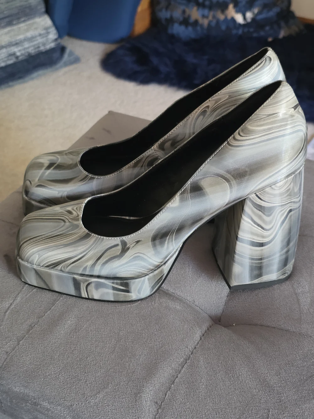 Katy Perry Uptown Pump Platform Heels in Marble Gray/ Silver Size 7.5